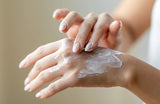 hippocratus-formation-competence-cosmetiques-naturels-application-creme-mains